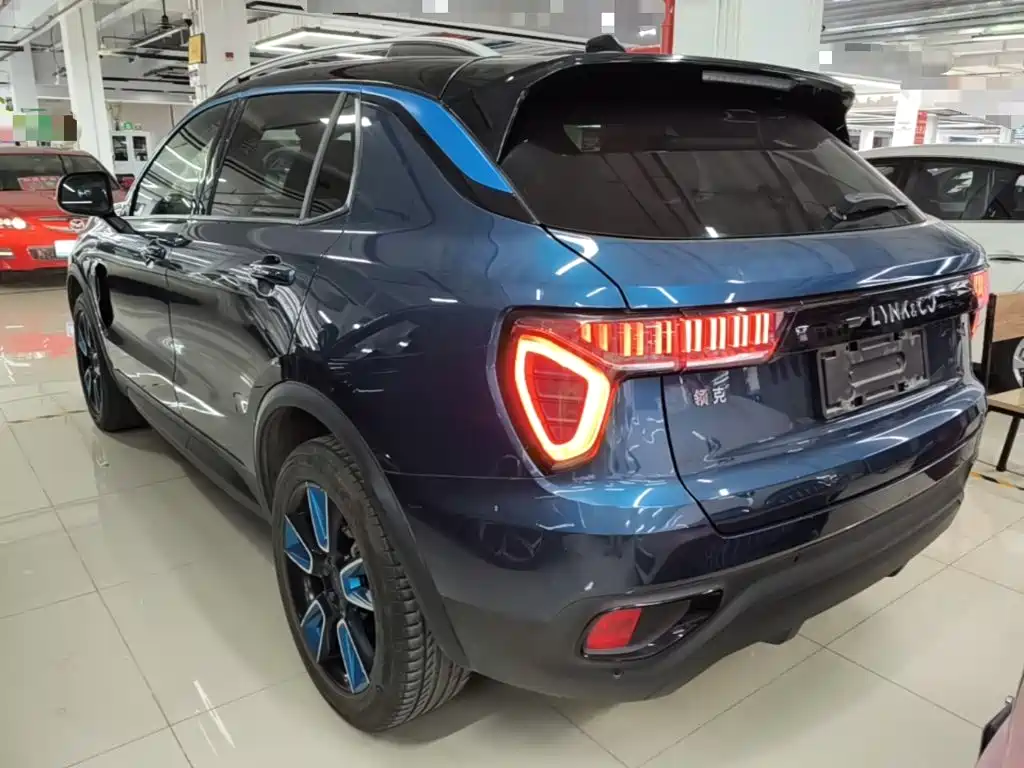 Lynk & Co 01 — миниатюра 5