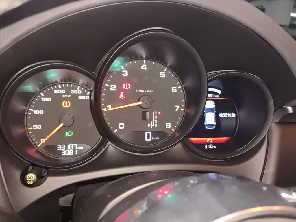 Porsche Macan — миниатюра 8