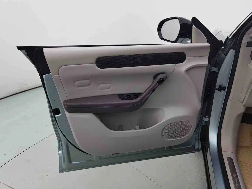 Leapmotor Leapmotor C11 — миниатюра 8