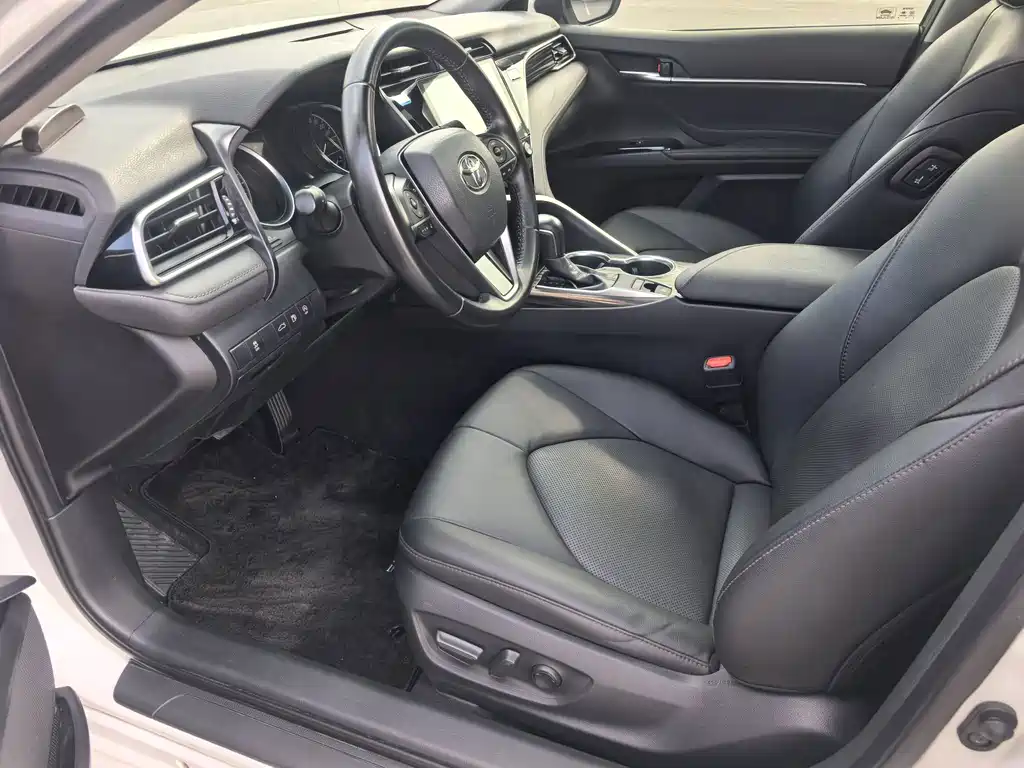 Toyota Camry — миниатюра 8