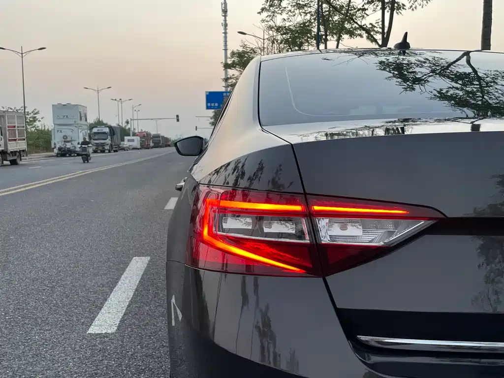 Skoda Superb — миниатюра 14