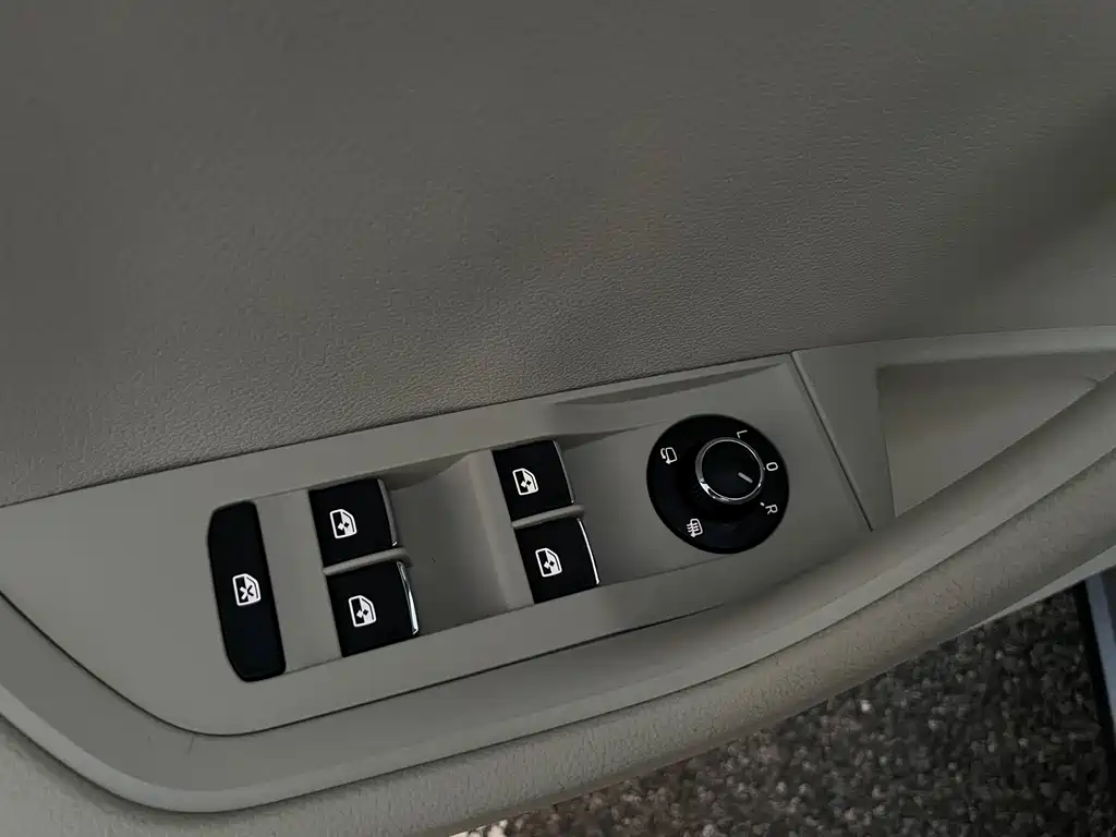 Skoda Superb — миниатюра 33