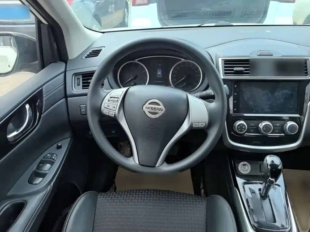 Nissan Tiida — миниатюра 11