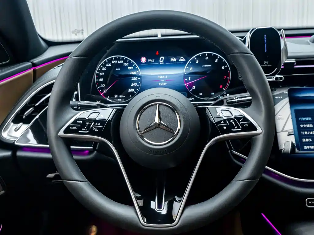 Mercedes-Benz E-Class — миниатюра 14