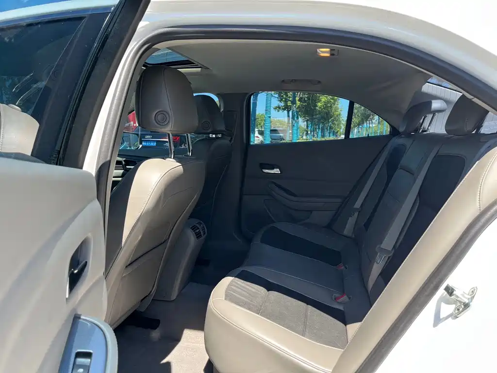 Chevrolet Malibu — миниатюра 11