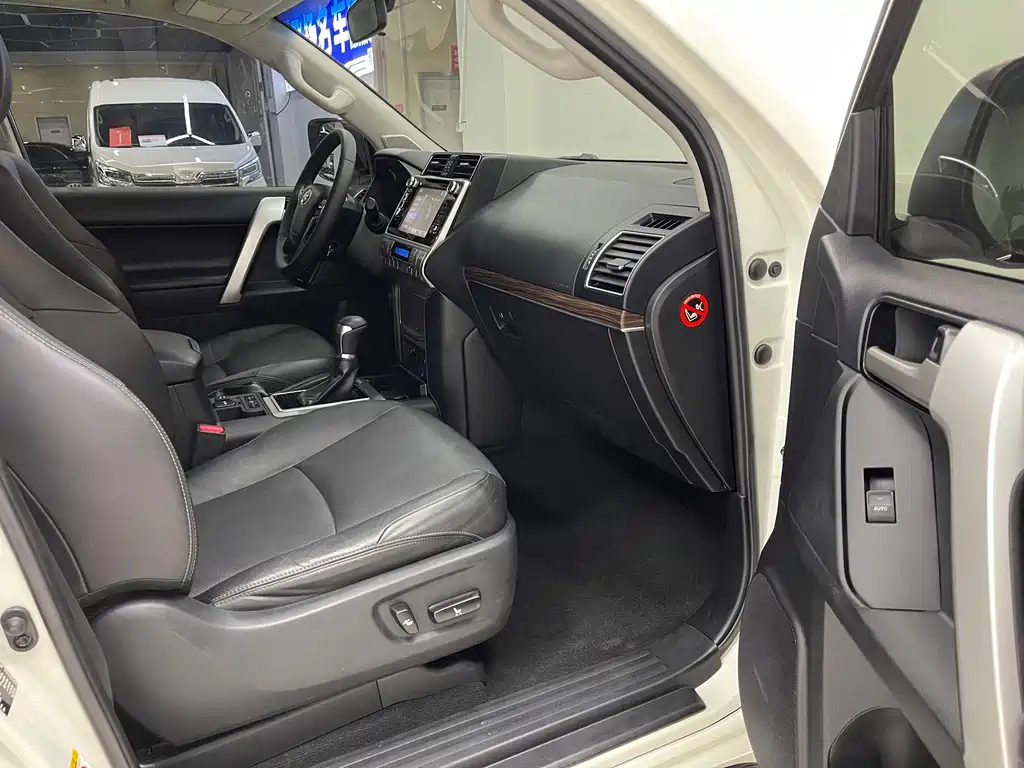Toyota Prado — миниатюра 10