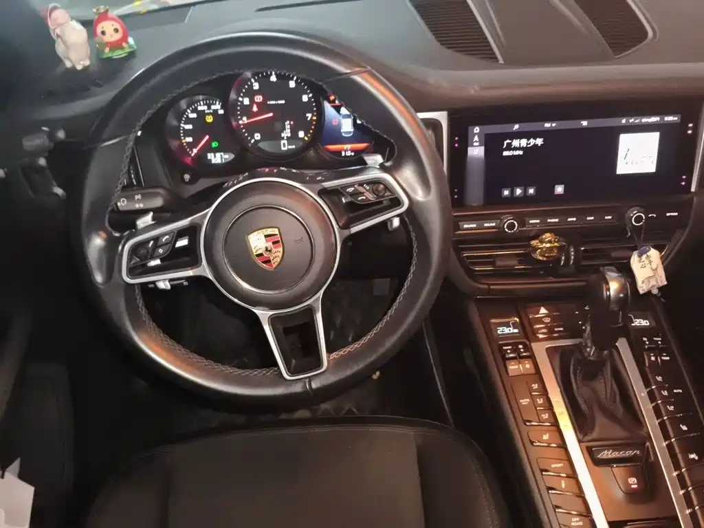 Porsche Macan — миниатюра 6