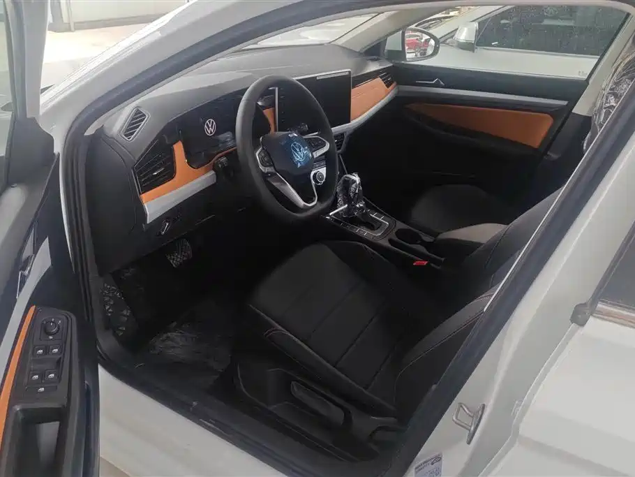 Volkswagen Bora 2025 200TSI DSG