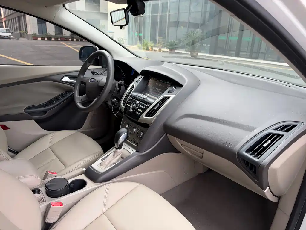 Ford Focus — миниатюра 10