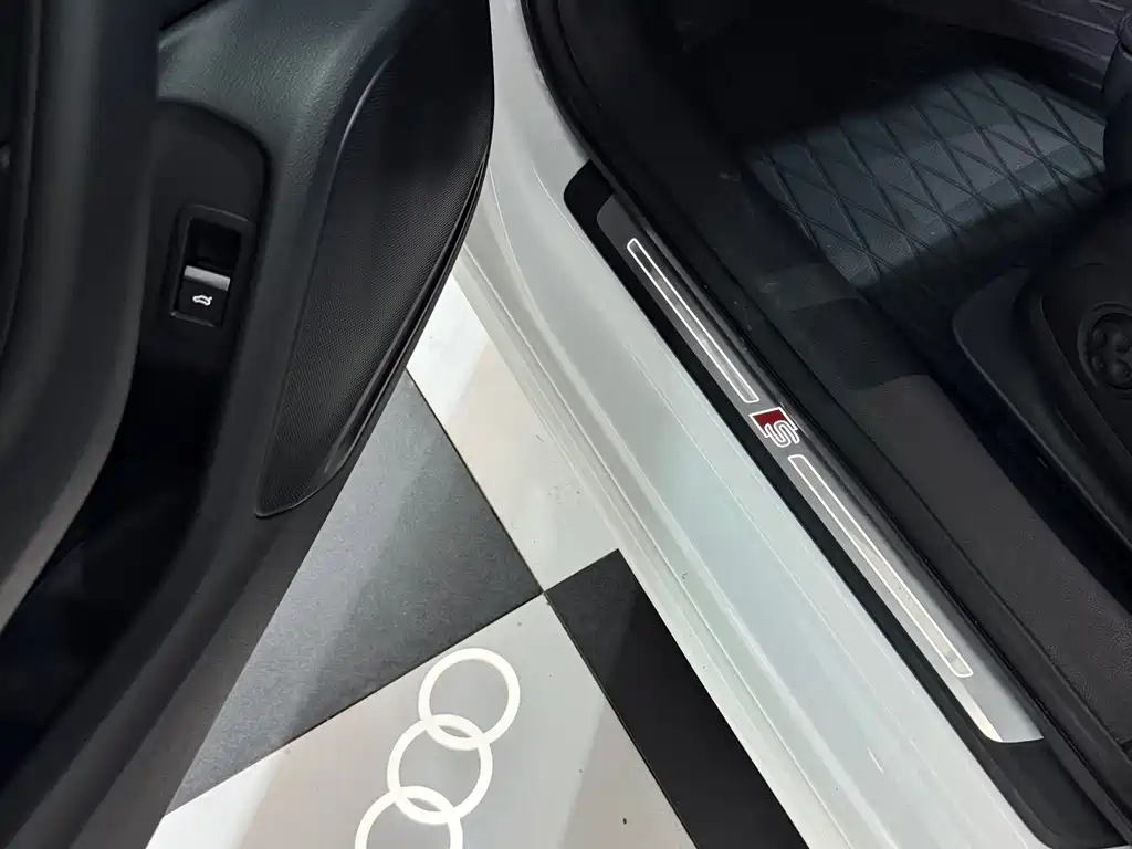 Audi A4L — миниатюра 10