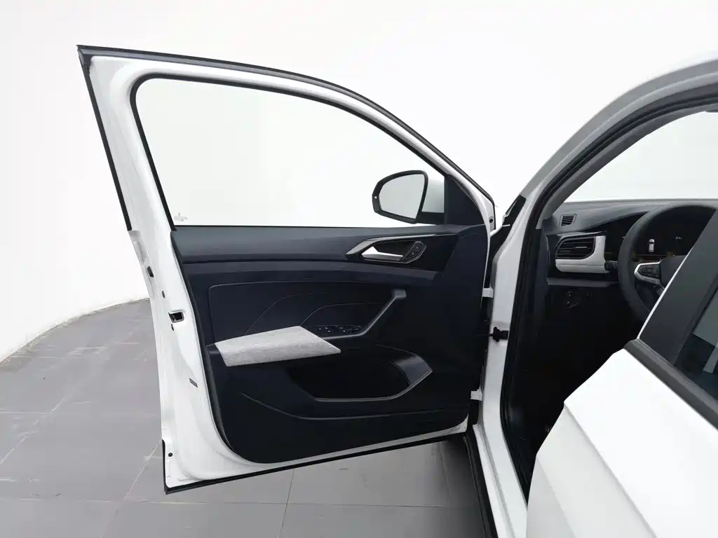 Volkswagen Tharu — миниатюра 8