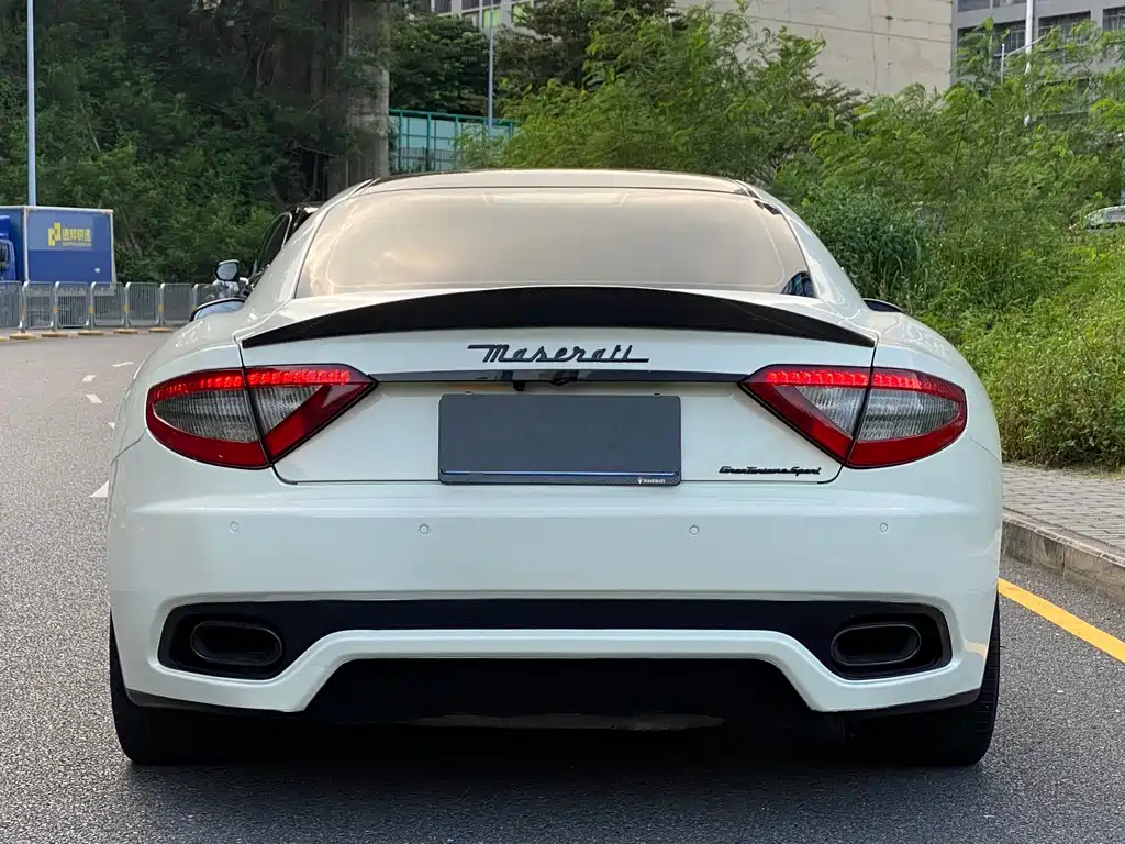 Maserati GranTurismo — миниатюра 6