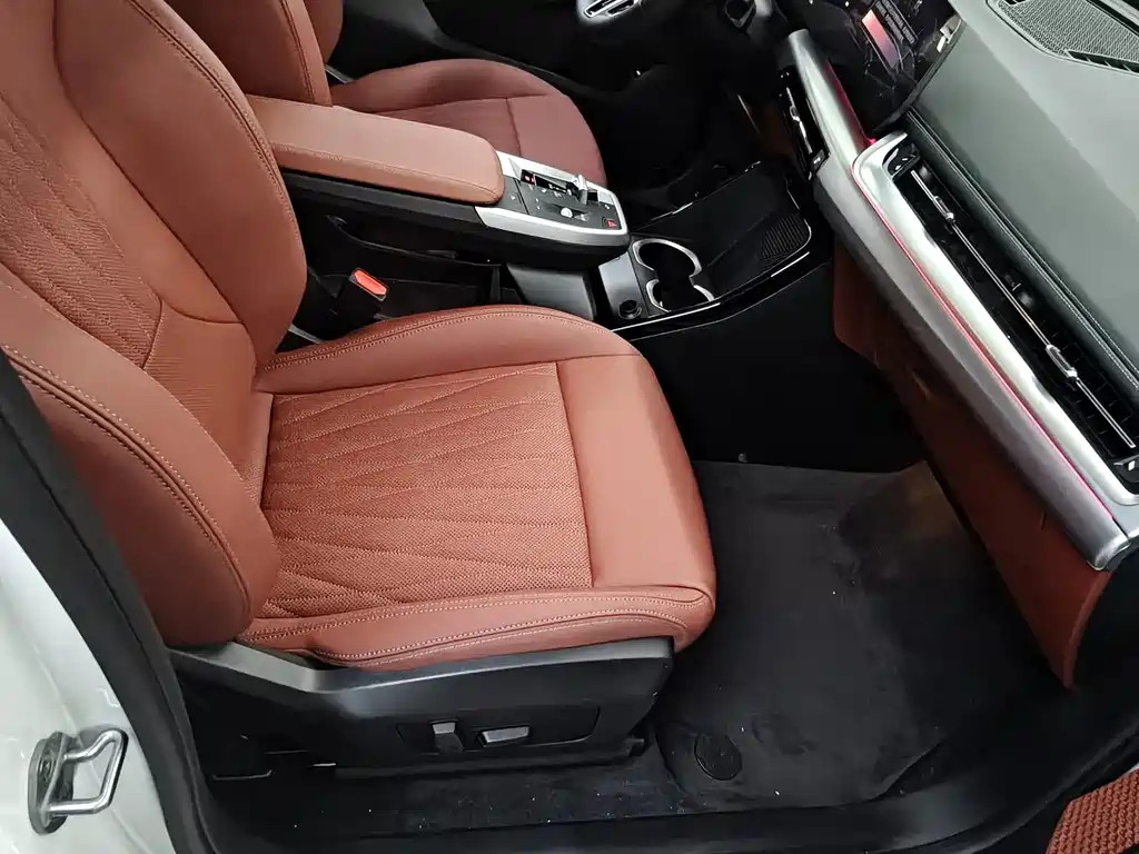 BMW iX1 — миниатюра 10