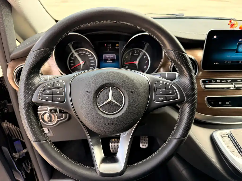 Mercedes-Benz V-Class — миниатюра 7