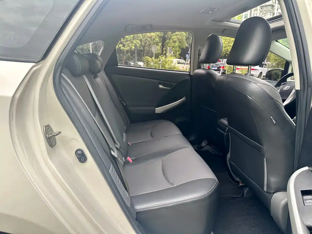 Toyota Prius 2012 1.8L Luxury