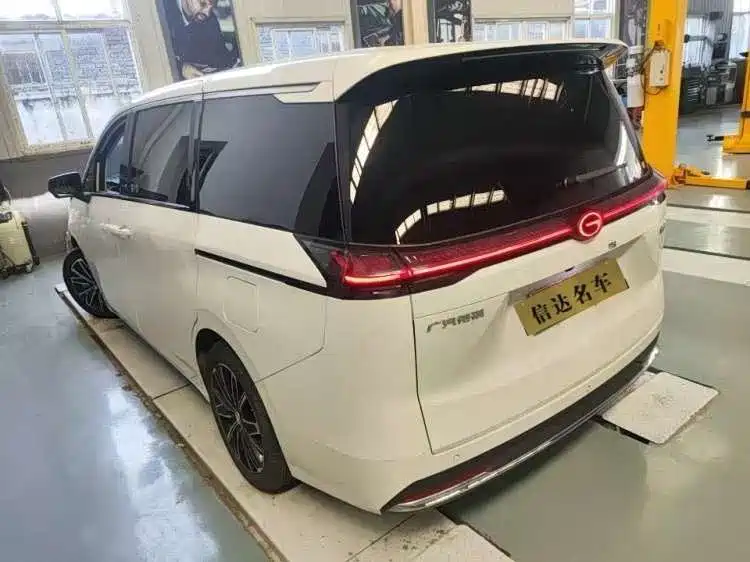 GAC Motor Trumpchi E8 PHEV — миниатюра 3