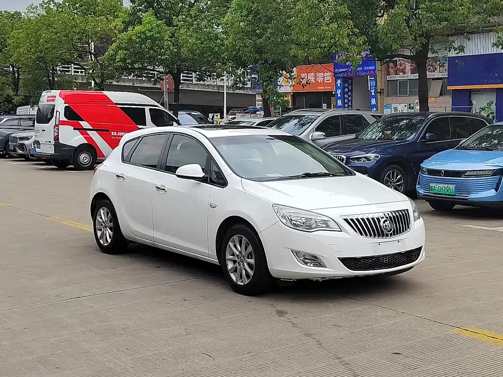 Buick Excelle — миниатюра 3