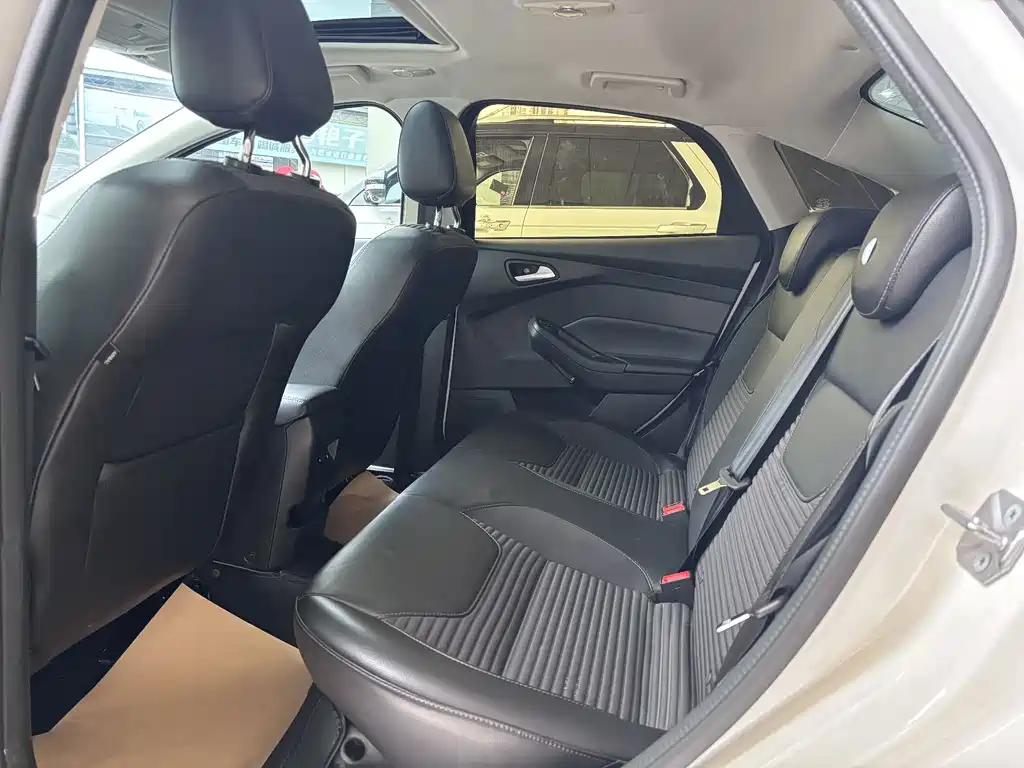 Ford Focus — миниатюра 5