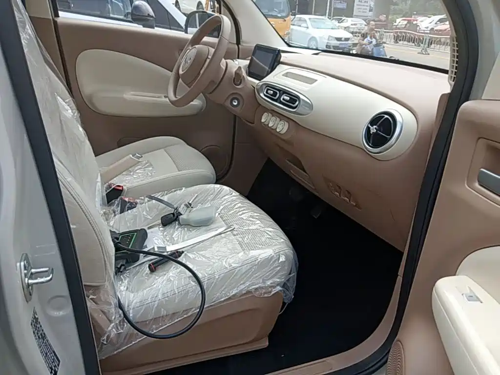 Wuling MINIEV — миниатюра 25
