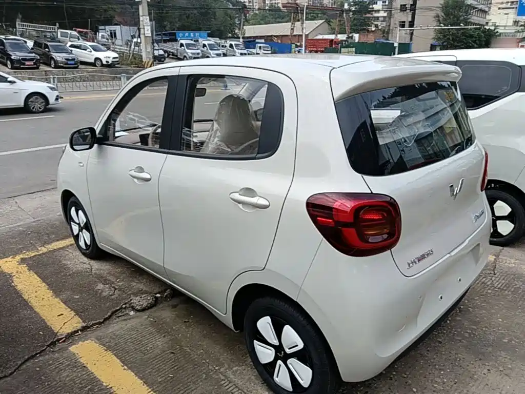 Wuling MINIEV — миниатюра 5