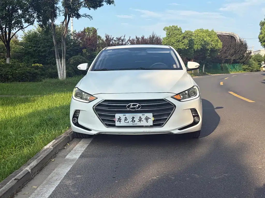 Hyundai Elantra — миниатюра 2