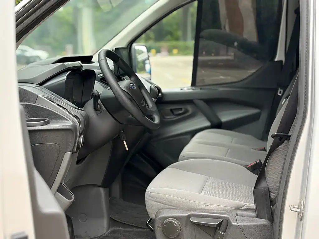 Ford Transit — миниатюра 4