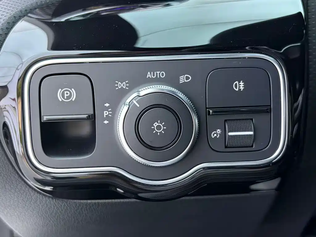 Mercedes-Benz A-Class — миниатюра 11