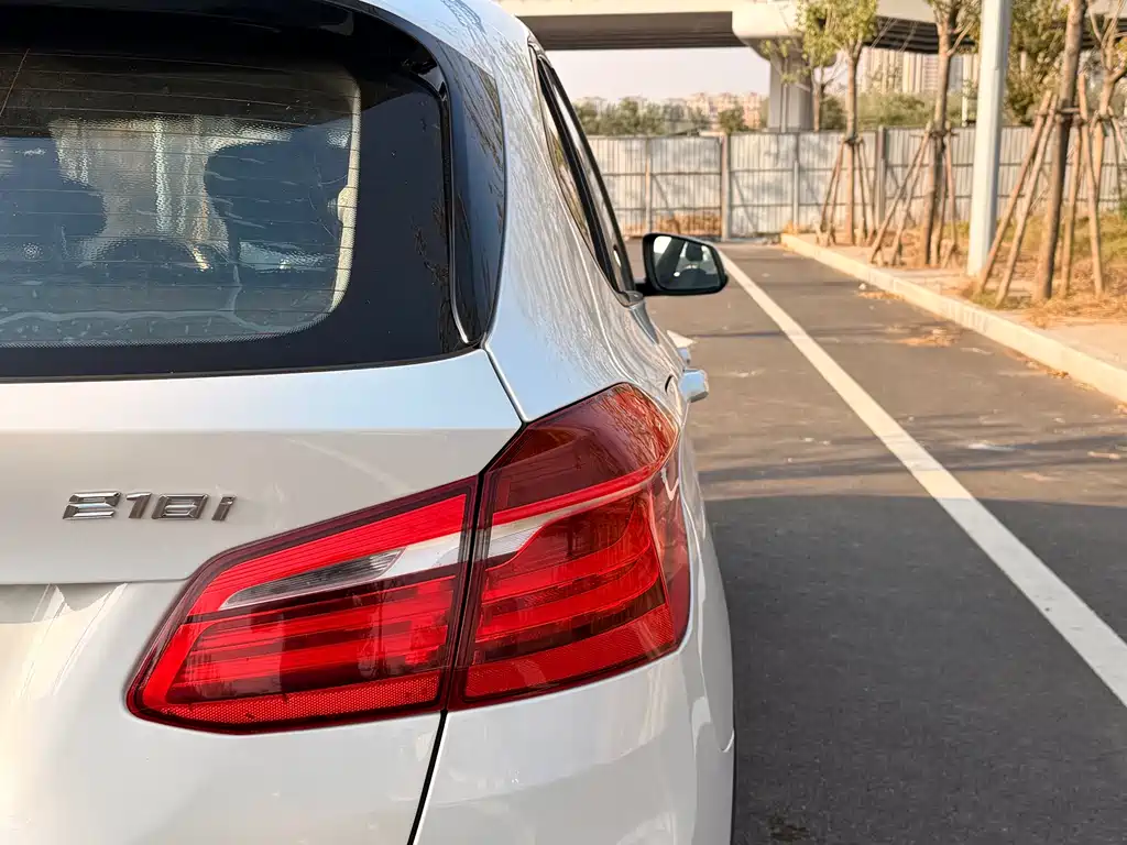 BMW 2 Series Active Tourer — миниатюра 7