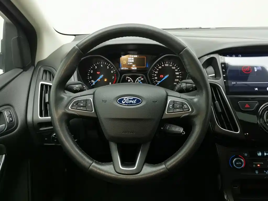 Ford Focus — миниатюра 11