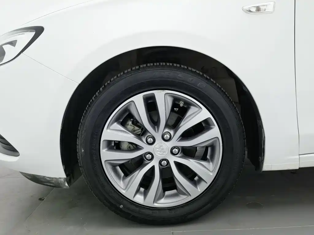 Buick Excelle — миниатюра 17