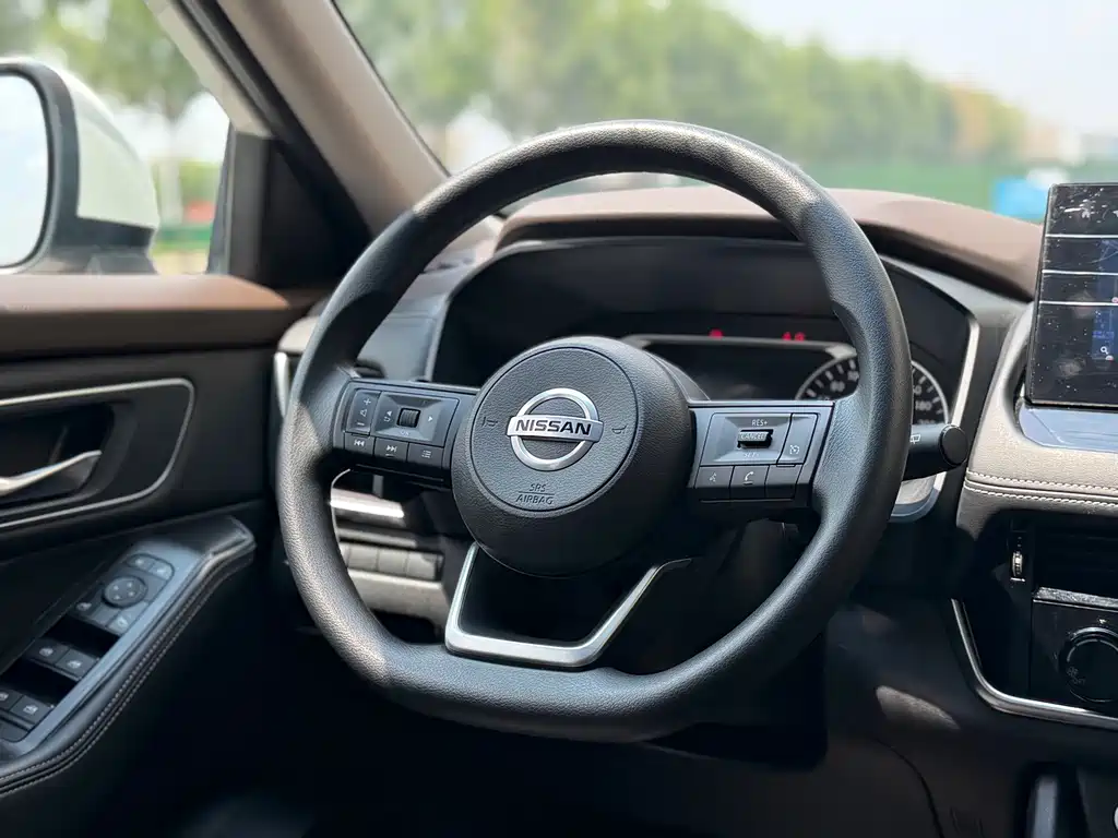 Nissan X-Trail — миниатюра 10