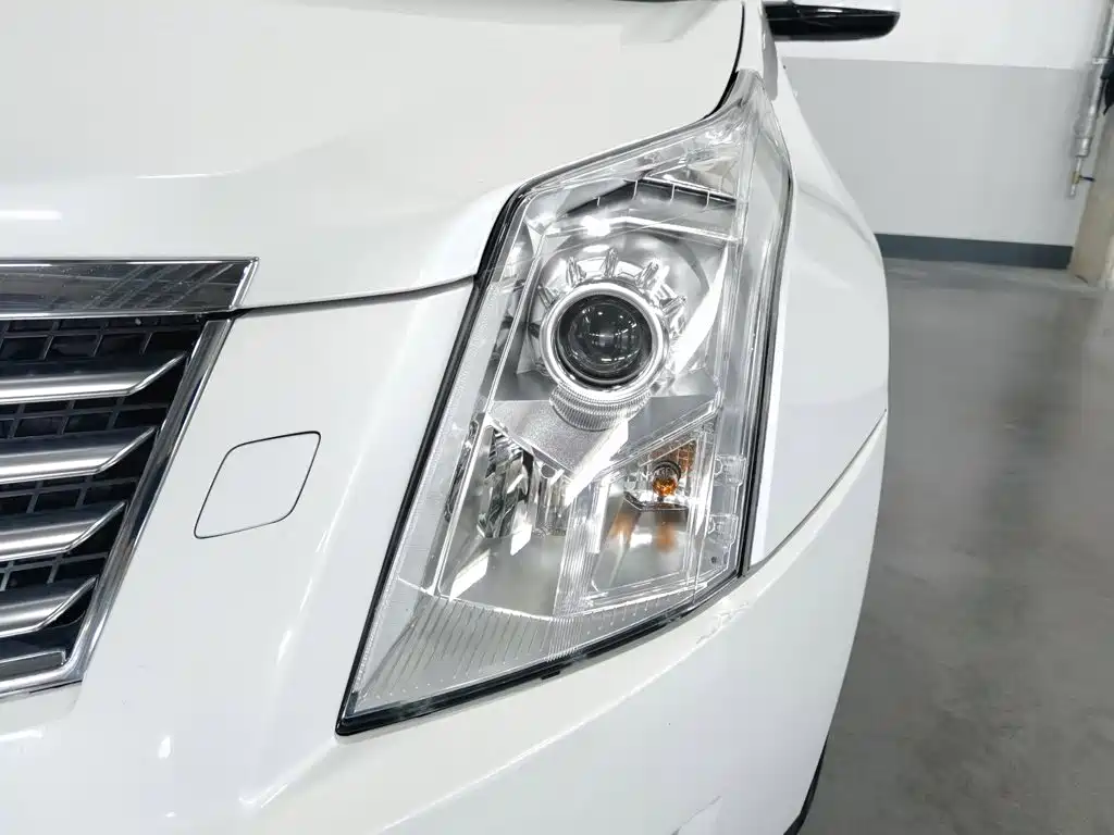 Cadillac SRX — миниатюра 7