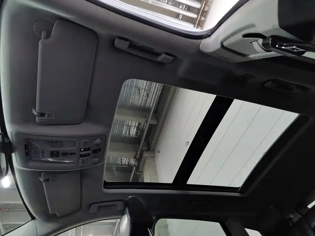 Cadillac SRX — миниатюра 14