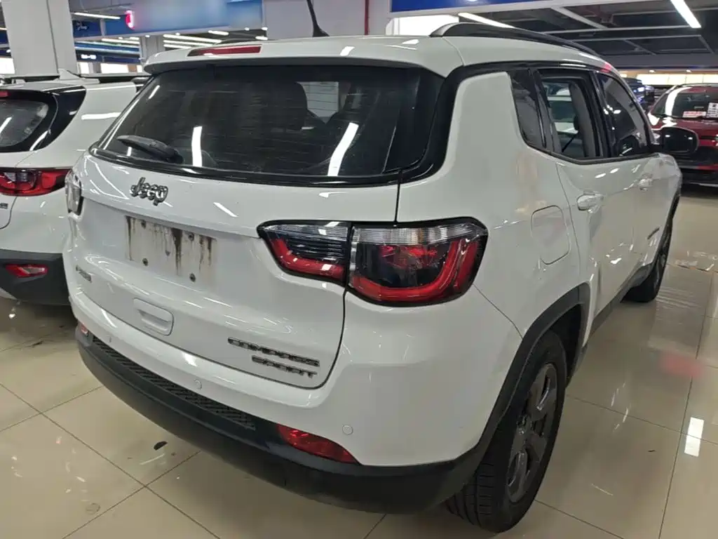 Jeep Compass — миниатюра 7