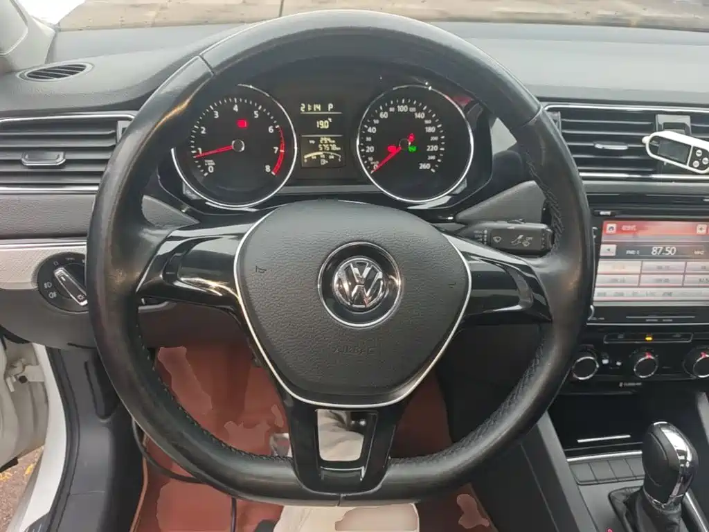 Volkswagen Sagitar — миниатюра 11