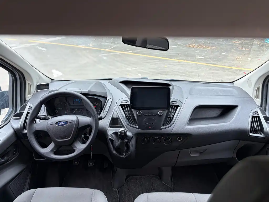 Ford Transit — миниатюра 8