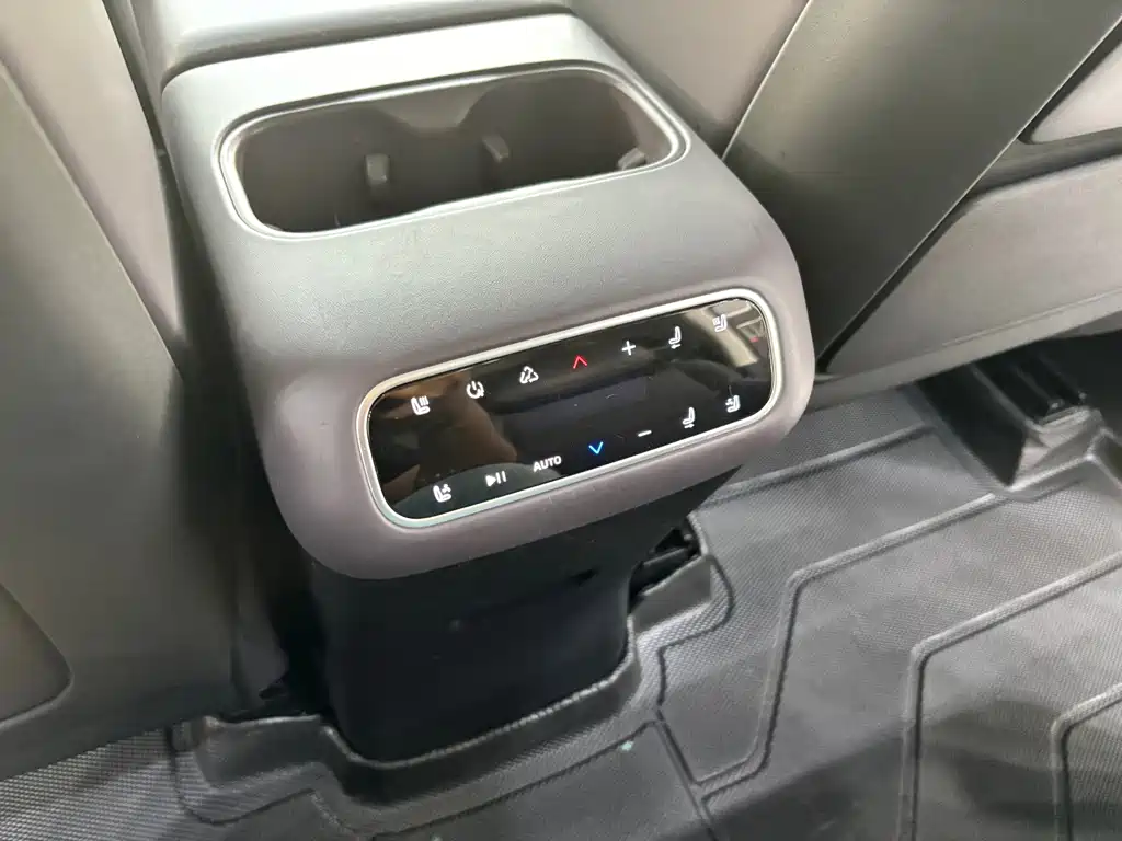 Leapmotor Leapmotor C16 — миниатюра 15