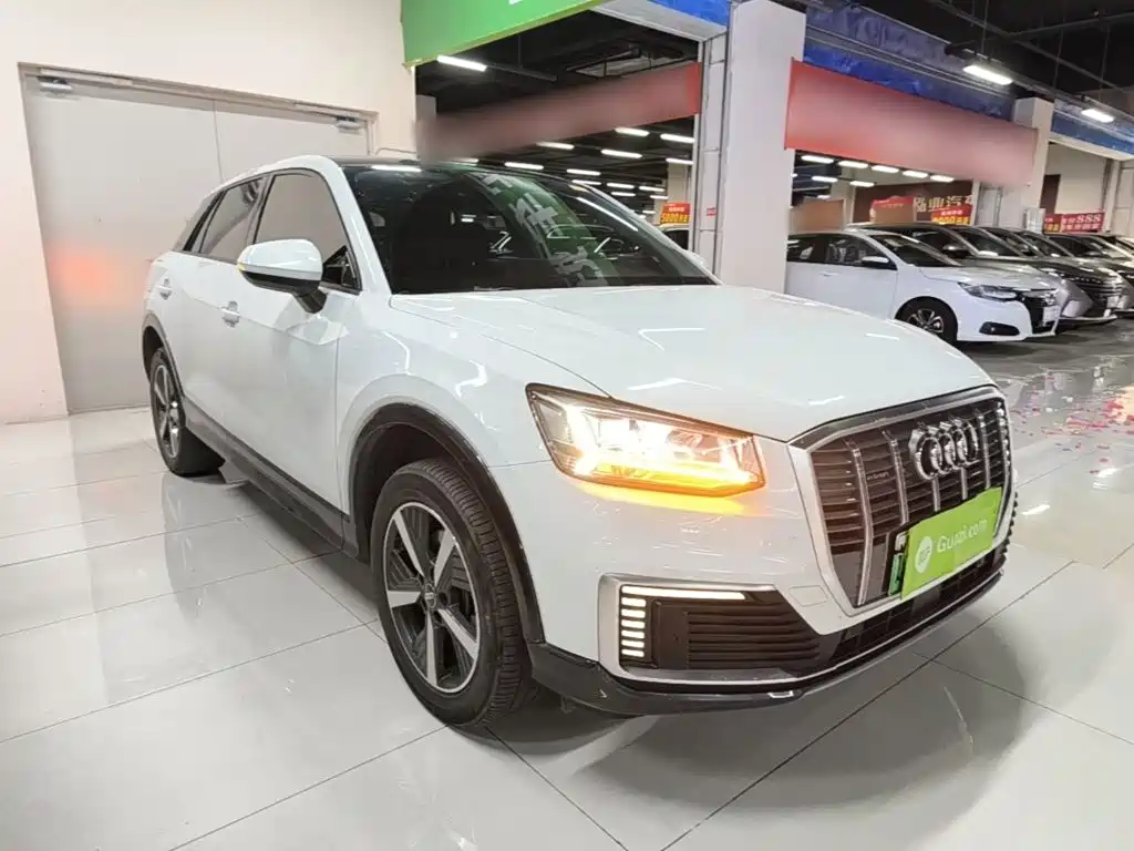 Audi Q2L e-tron — миниатюра 4