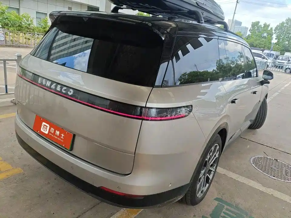 Lynk & Co 900 — миниатюра 4