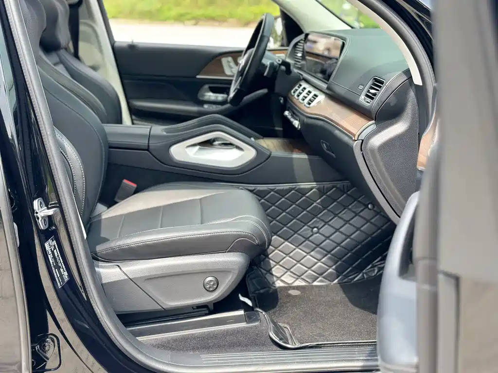 Mercedes-Benz GLE (Import) — миниатюра 18