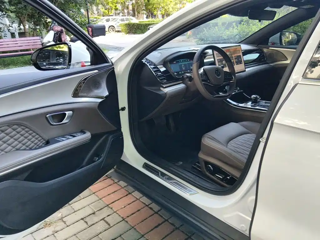 BYD Han — миниатюра 12