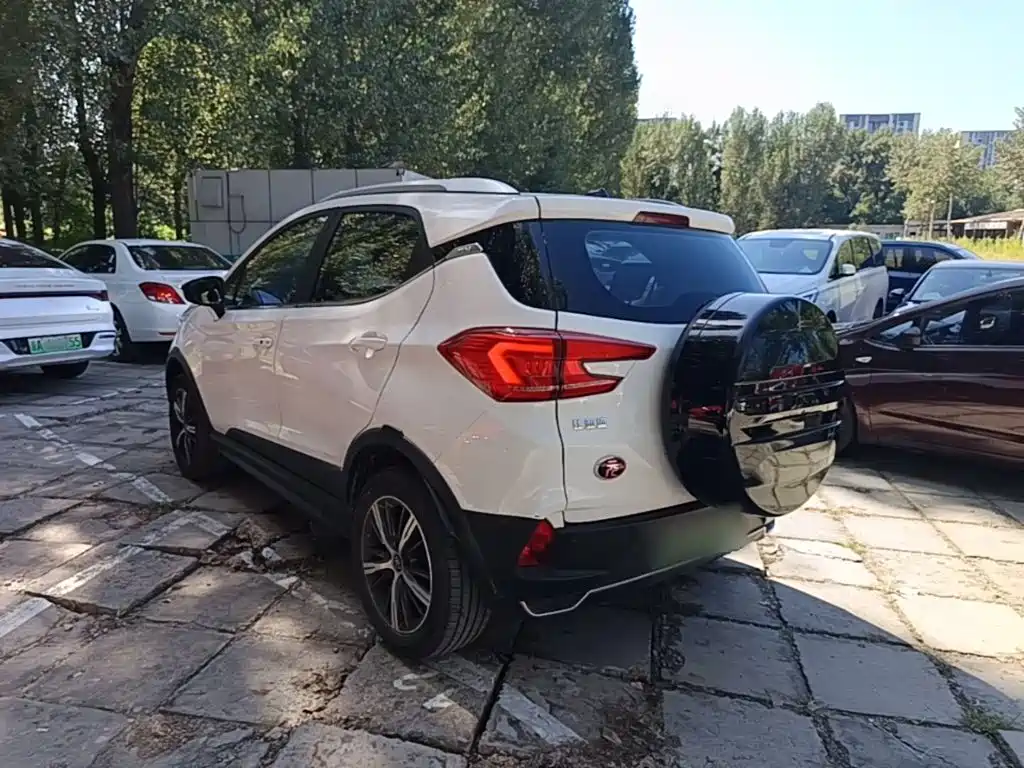 BYD Yuan EV — миниатюра 5