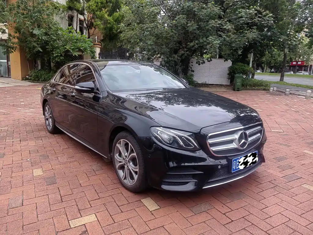 Mercedes-Benz E-Class — миниатюра 2