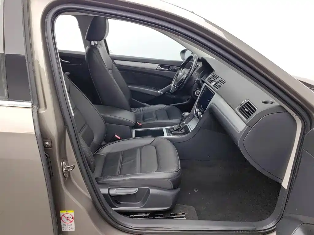 Volkswagen Passat — миниатюра 23