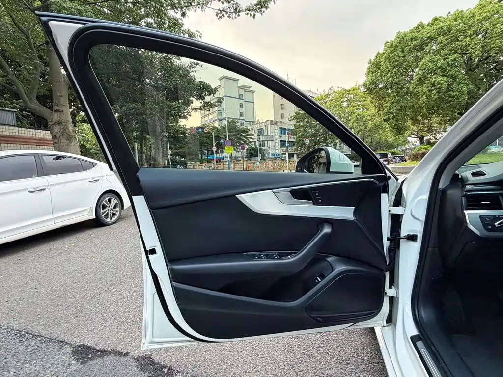 Audi A4L — миниатюра 10