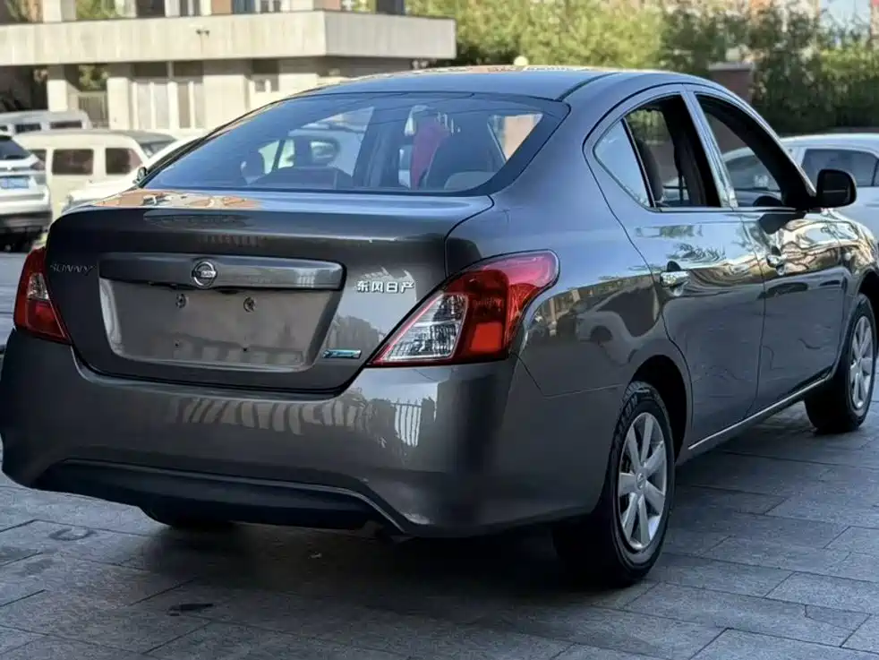 Nissan Sunny — миниатюра 6