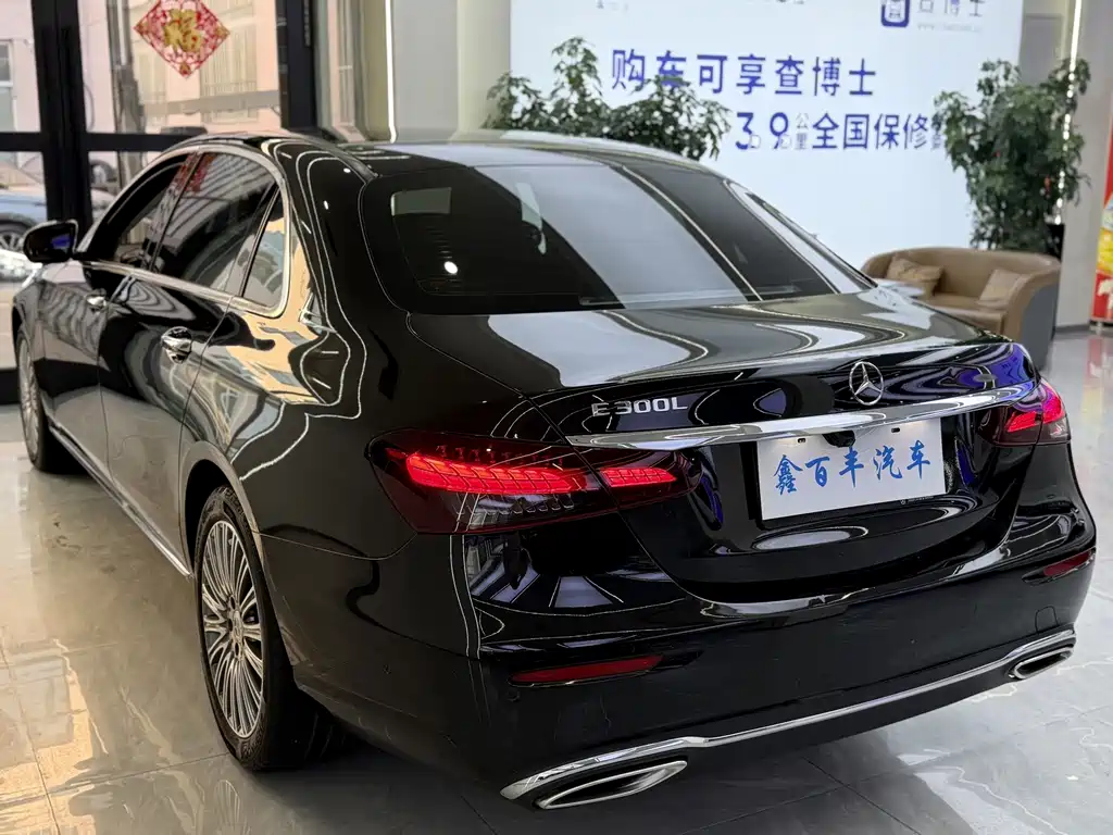 Mercedes-Benz E-Class — миниатюра 8