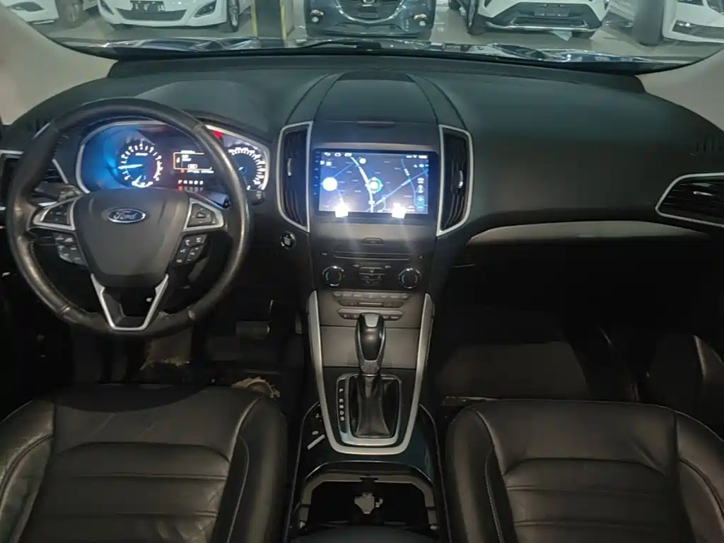 Ford Edge — миниатюра 10