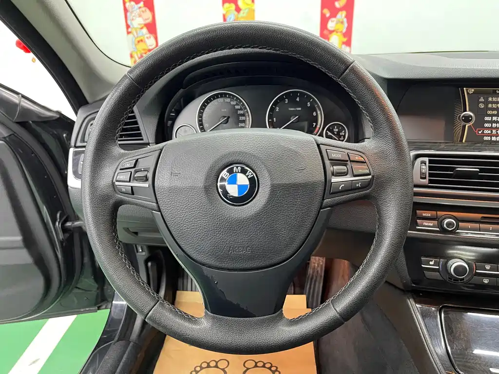 BMW 5 Series — миниатюра 12