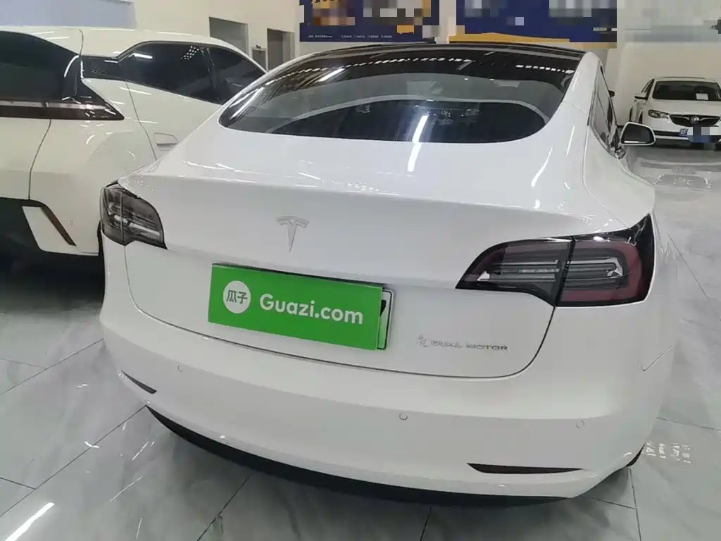 Tesla Model 3 — миниатюра 6